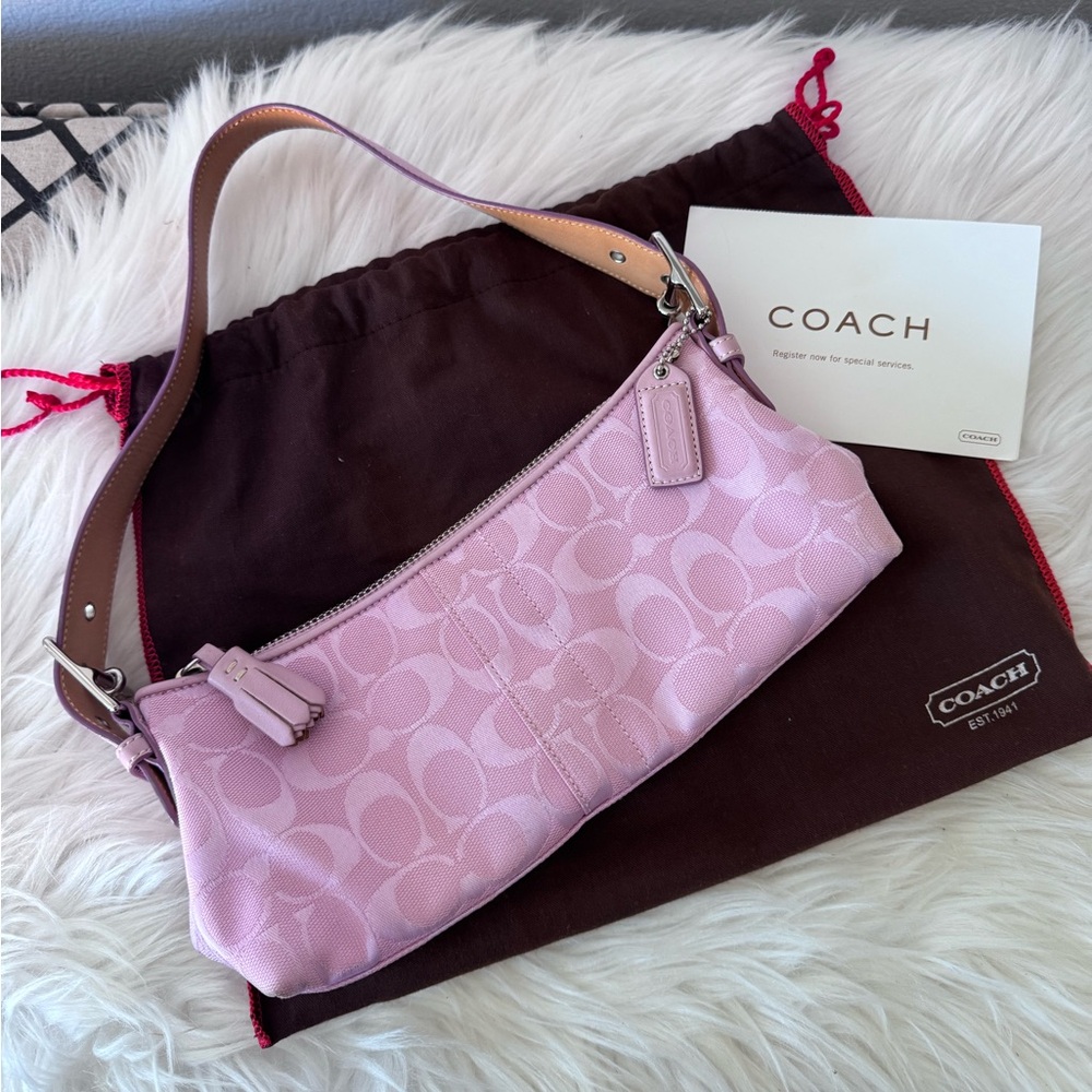Coach Light Pink Signature 8k01 - Like New